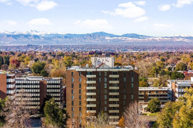 Foto del edificio - ReNew University Row
