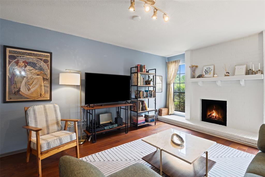 Foto principal - 4159 Steck Ave