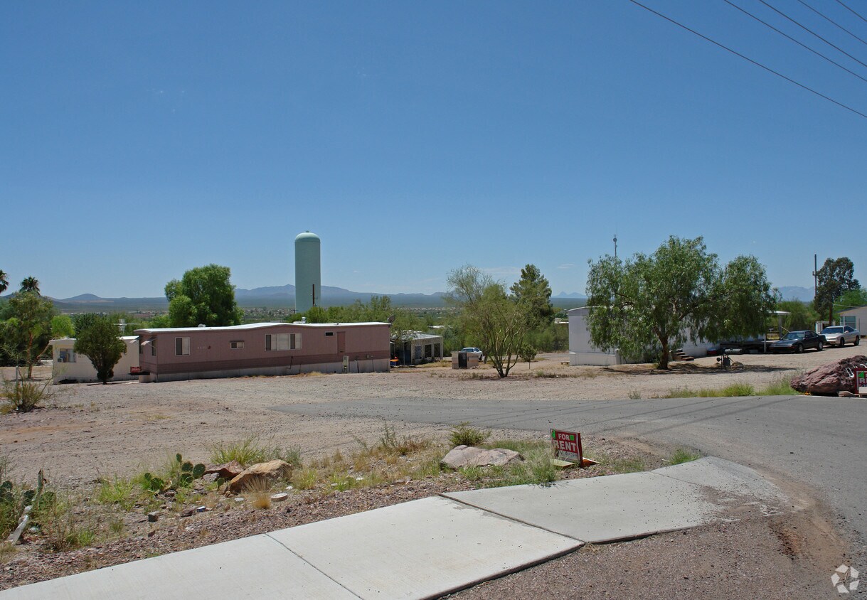 Building Photo - 4431 W Valencia Rd