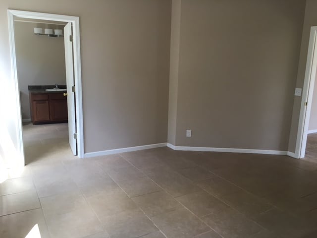 Building Photo - 2521 S 32nd Ave