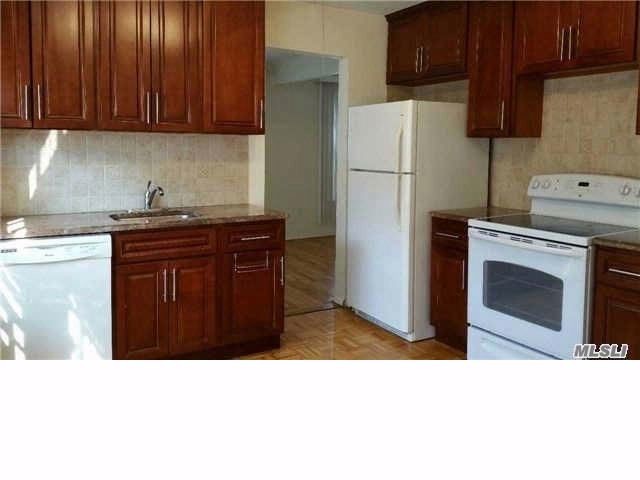 Foto del edificio - 1561 216th St
