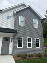 Building Photo - 110 Aaron Pl