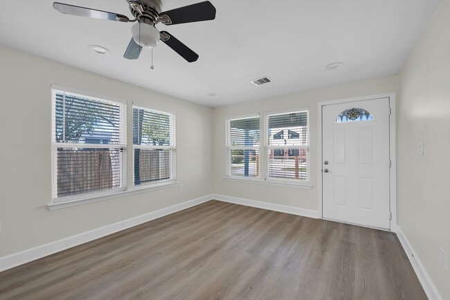 Foto del edificio - 632 E 38th St