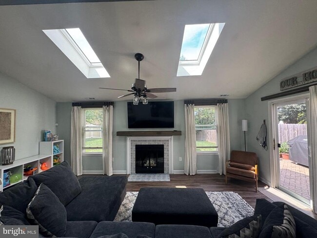 Building Photo - 36 Fieldstone Dr