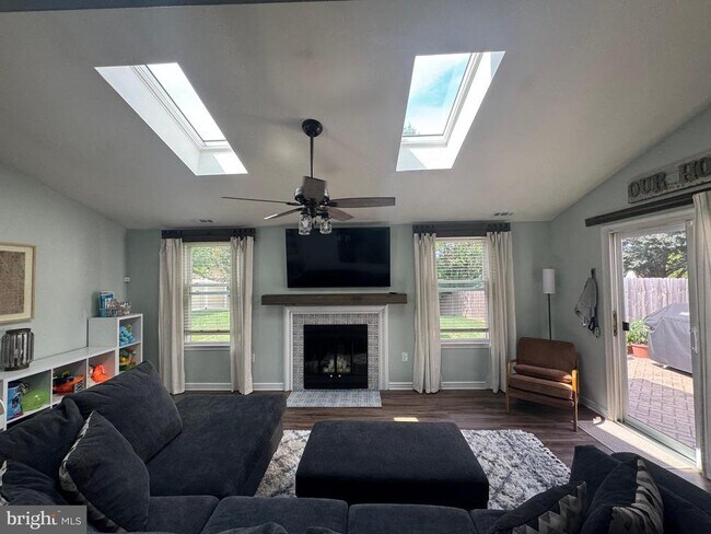 Foto del edificio - 36 Fieldstone Dr