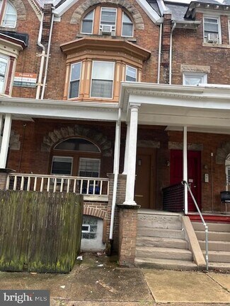 Building Photo - 4232 Chestnut St