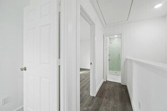 Building Photo - 9531 Everglade Dr