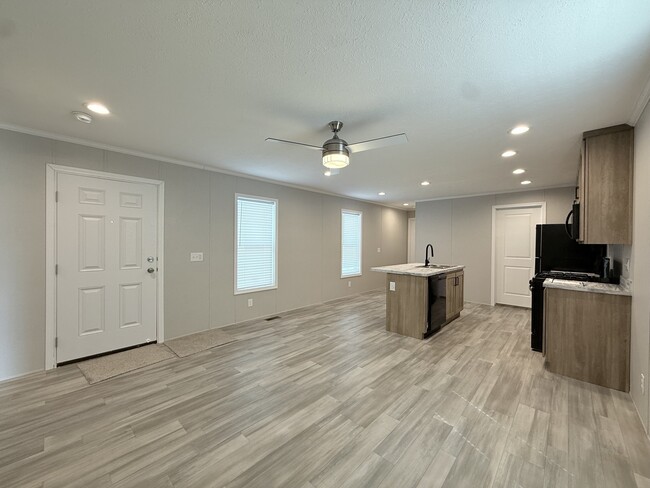 Building Photo - 52962 N Yorktown Ct