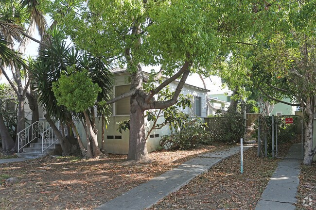 Building Photo - 817 7th St