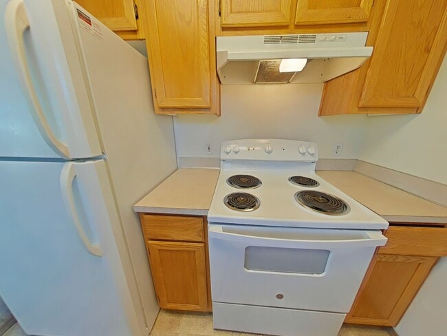 Building Photo - 1 Bedroom Apartment ~ Close to Campus