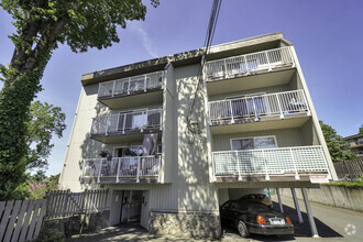 Building Photo - Gorge Shores Apartments