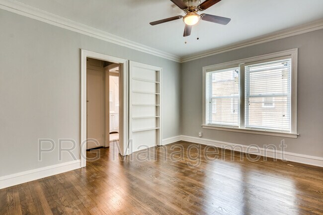 Foto del edificio - 5740 S Stony Island Ave