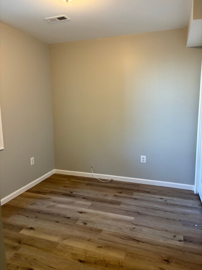 Foto del edificio - 1709 E St NE