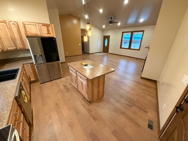 Building Photo - 11 Fieldcross Ln