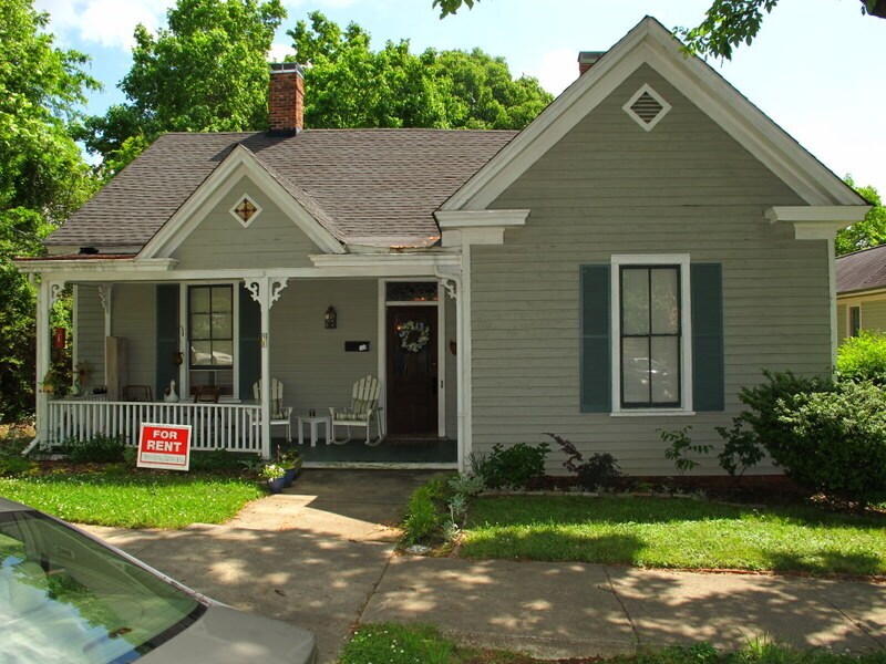 Historic Oakwood charming duplex apt. - 306 N Bloodworth St