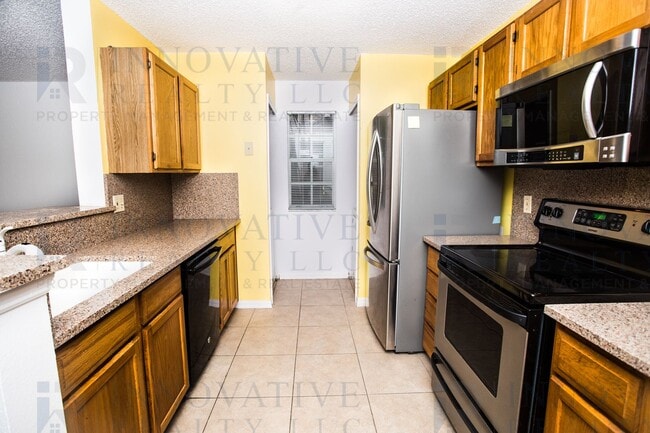 Building Photo - 2BD/2BA Hunter's Chase Condo in Gated Comm...