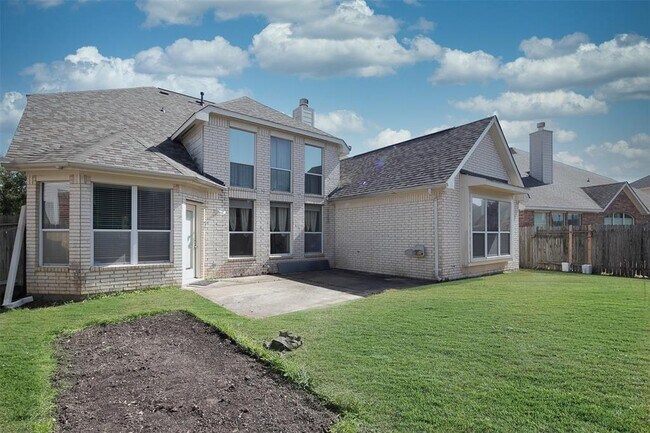 Building Photo - 4911 Russett Ln