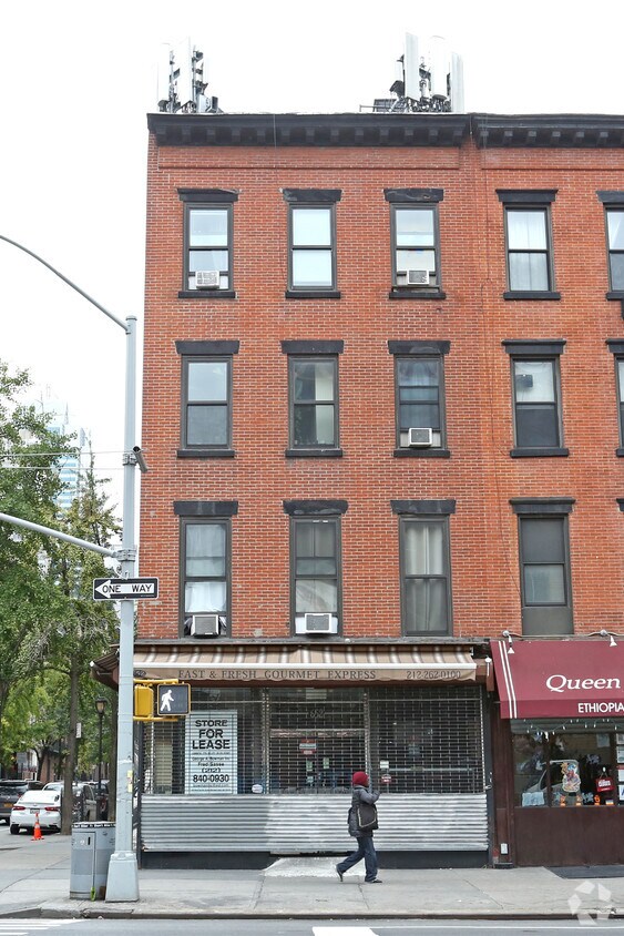 Building Photo - 652 Tenth Ave