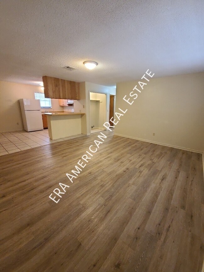 1194 N 20th St, DeFuniak Springs, FL 32433 Room for Rent in DeFuniak