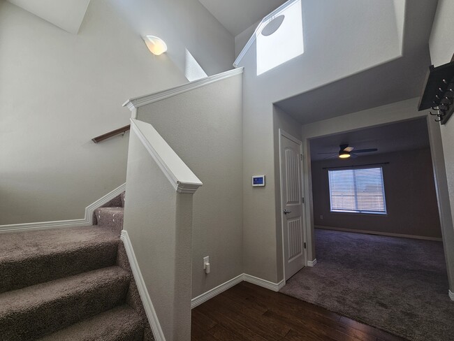Building Photo - 9996 Castor Dr
