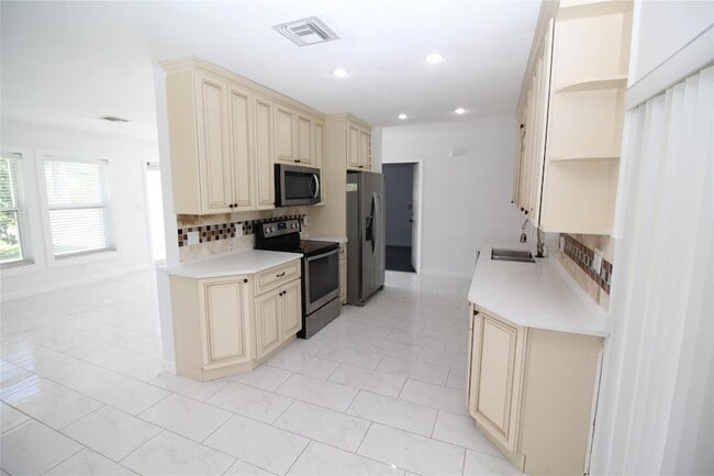 Photo - 160 SW 127th Ave House