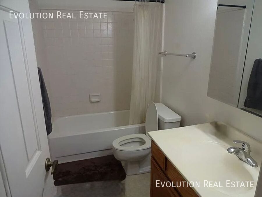 Foto del edificio - 2329 N Recker Rd