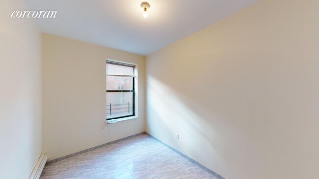 Foto del edificio - 182 Bay 22nd St