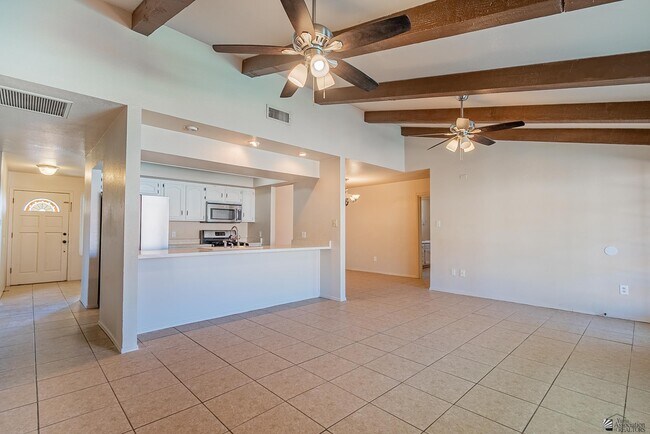 Foto del edificio - 1850 W 15th Ln