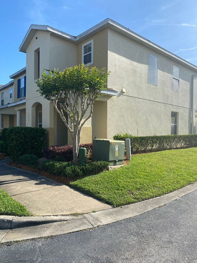 Building Photo - Corner Townhouse in the beautiful Avalon P...
