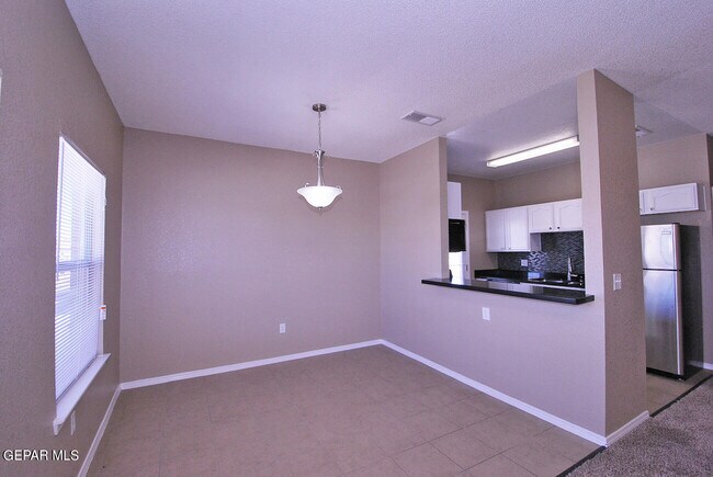 Building Photo - 14344 Venecia Dr