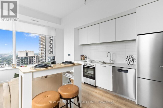Photo du bâtiment - 101 Roehampton Ave