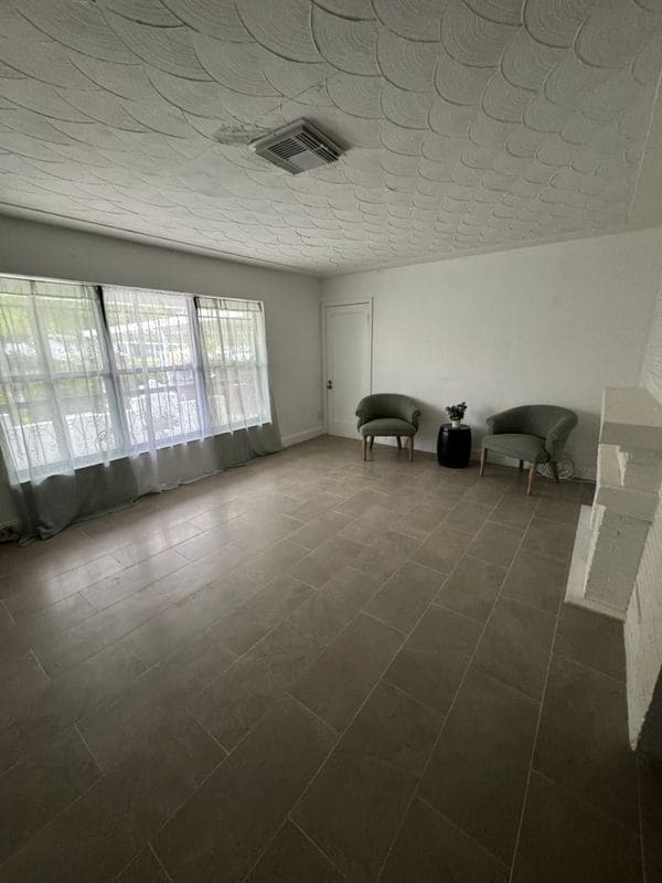 Foto del edificio - 17121 NW 44th Ave