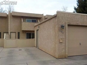 Building Photo - 694 Echo Ln