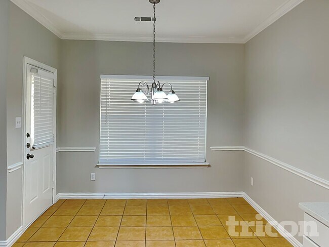 Foto del edificio - 100 Palomino Dr