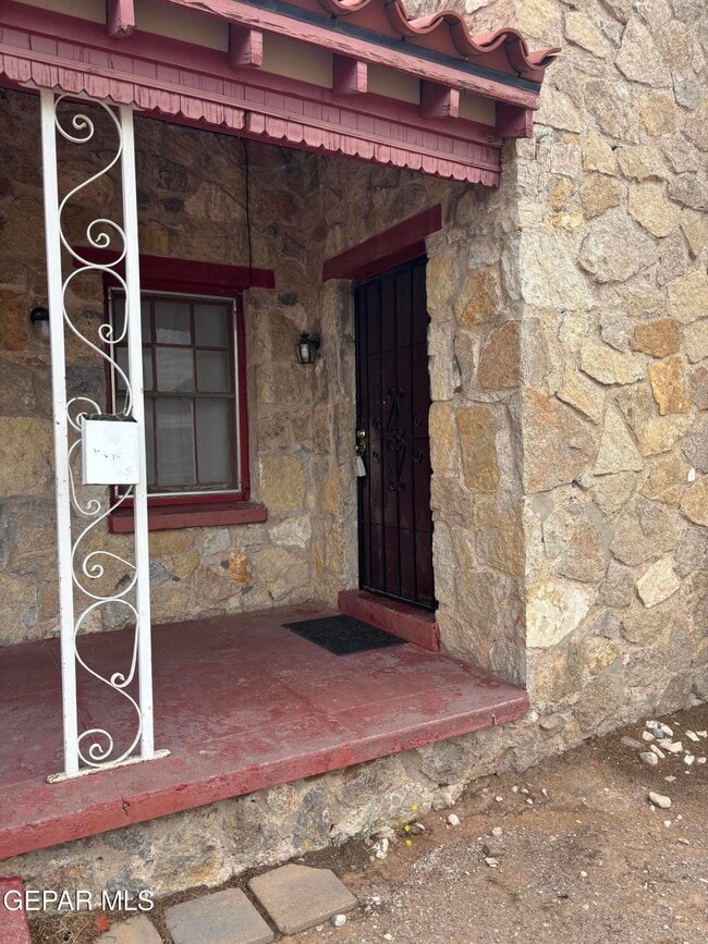Building Photo - 3230 Savannah Ave