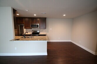 Building Photo - 3216 S Cherry Ln