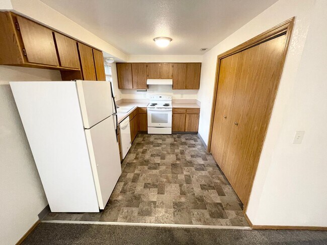 Foto del edificio - Beautiful 2 Bedroom 1 Bath Apartment- Close to BSU