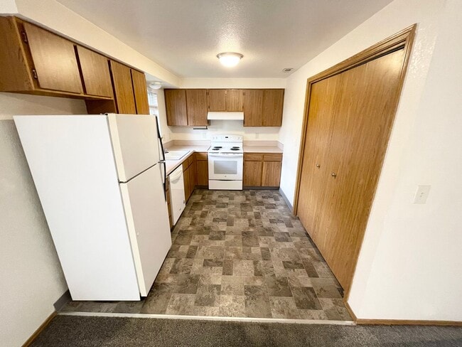 Building Photo - Beautiful 2 Bedroom 1 Bath Apartment- Close to BSU