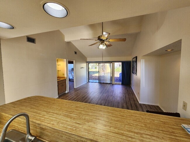 Foto del edificio - PINE VALLEY 2/2 CONDO, SINGLE STORY, PRIME...