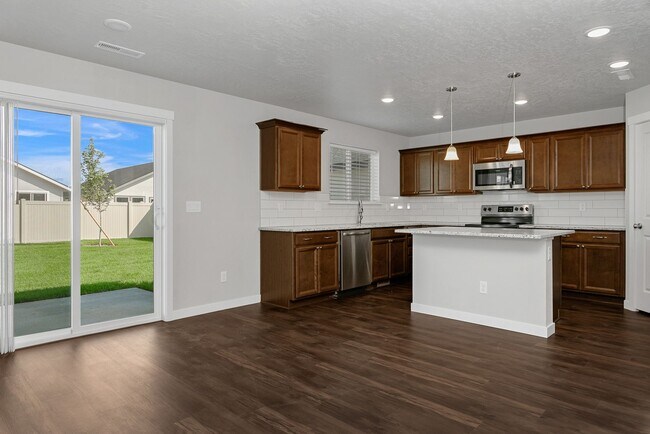 Foto del edificio - 3 Bed 2.5 Bath + Loft & Office located in the Greyhawk Subdivision