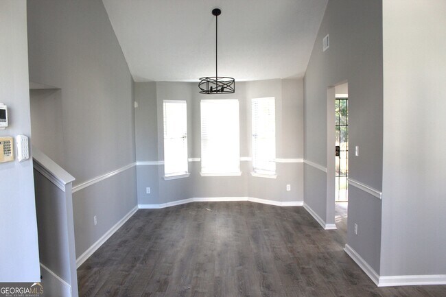 Foto del edificio - 2640 Field Spring Dr