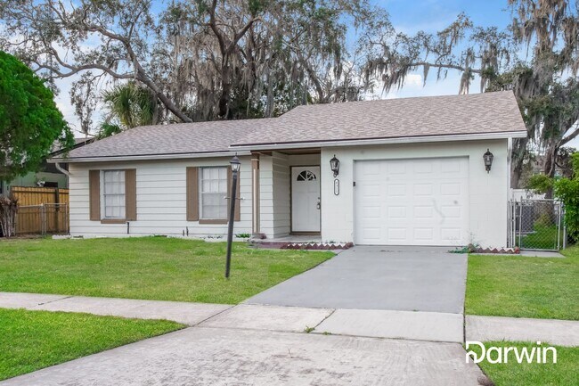 Building Photo - 8311 Esperanza St