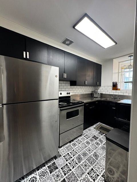 Building Photo - 612 Union St