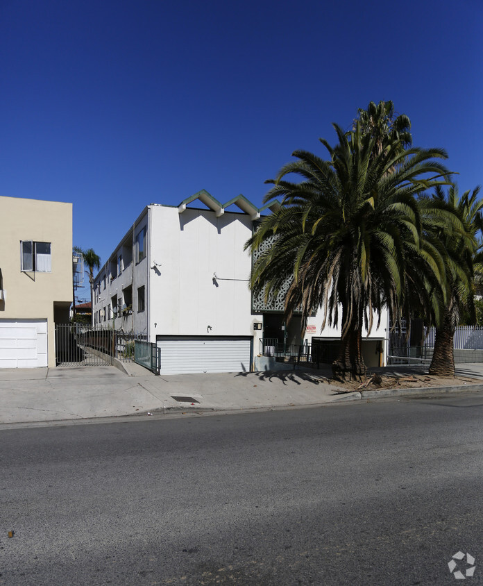 Building Photo - Villa Serrano Apartments