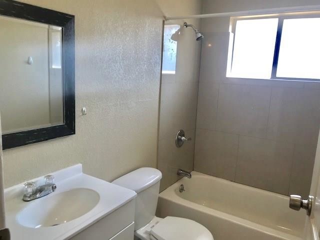 Building Photo - 7626 Pecan Villas Dr