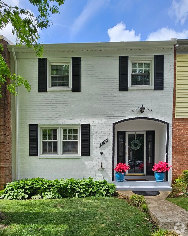 Building Photo - 4502 King Edward Ct