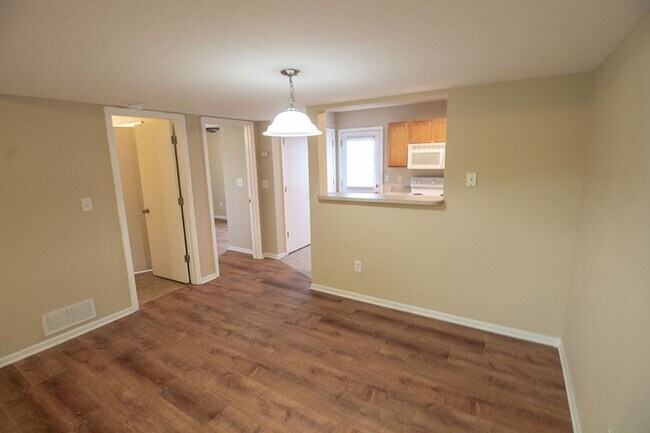 Foto del edificio - 5305-5307 Currituck Ln