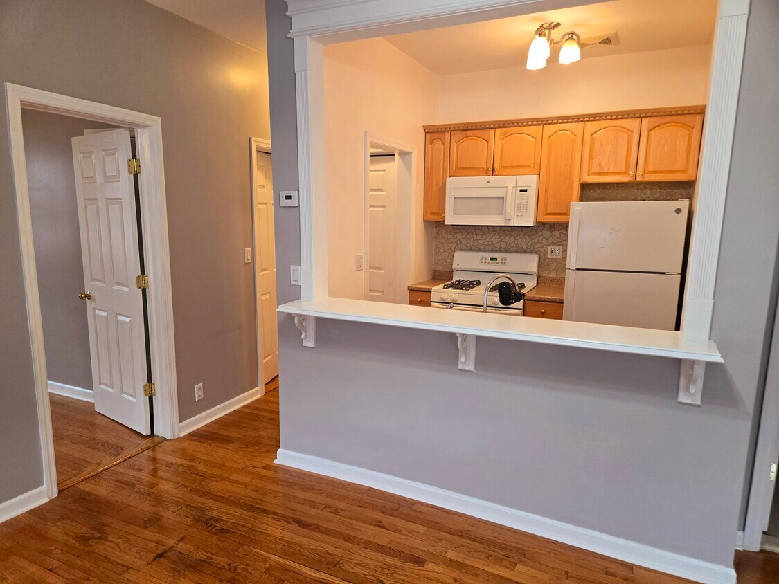Photo - 9706 Metropolitan Ave (Forest Hills, NY)