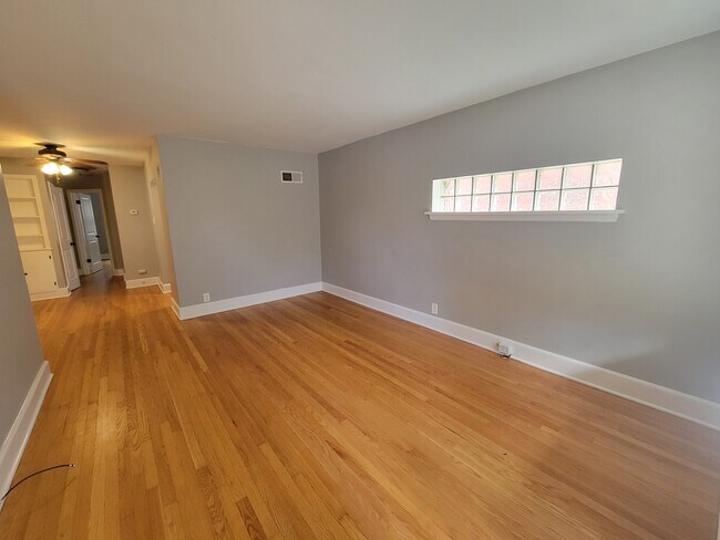 Building Photo - 5533 Chippewa St