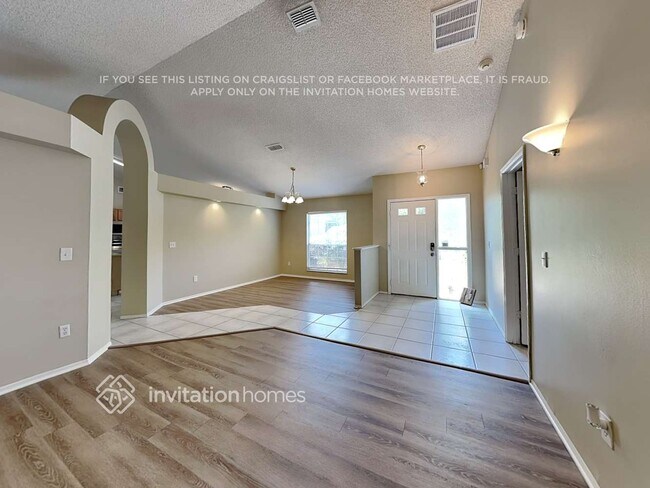 Foto del edificio - 328 Inglenook Cir